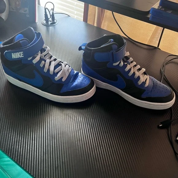 Nike boys shoes - Picture 2 of 5